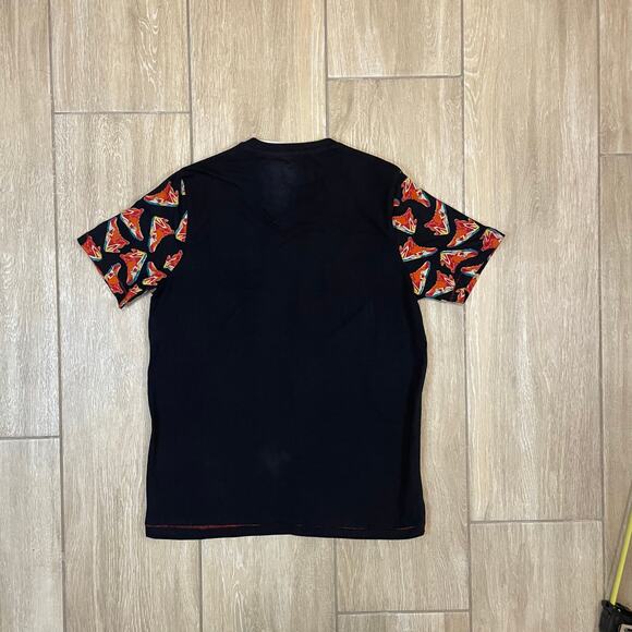 Fear NY Urban Walk T-Shirt Size S NWT Graphic Sneaker Pizza Sleeve Streetwear - Picture 2 of 9